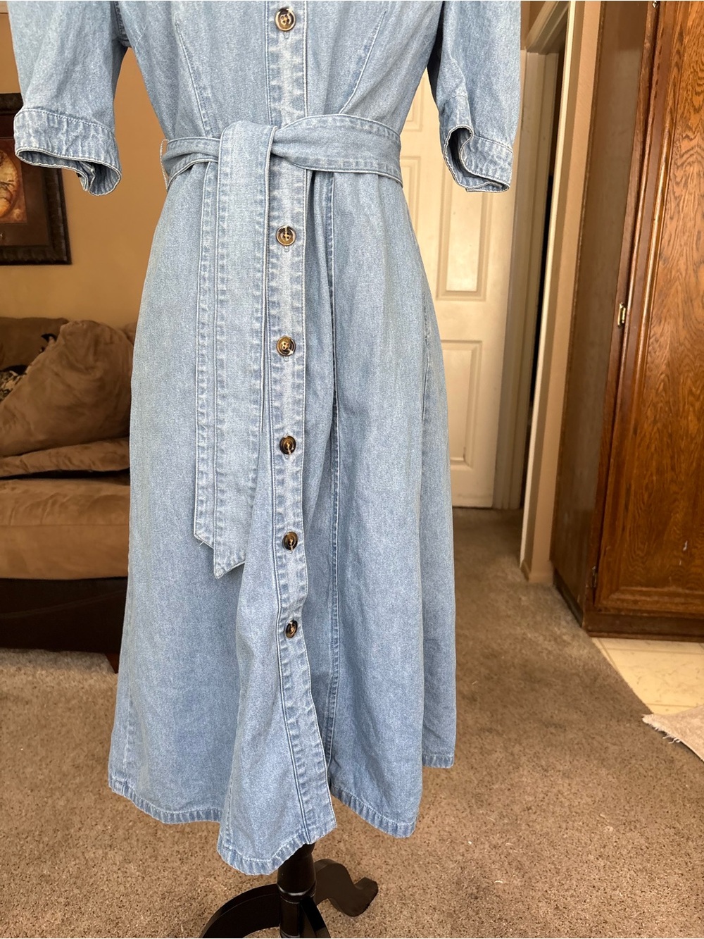 Who What Wear Light Blue Denim Button-Front Midi Dress with Tie Waist - Picture 2 of 12